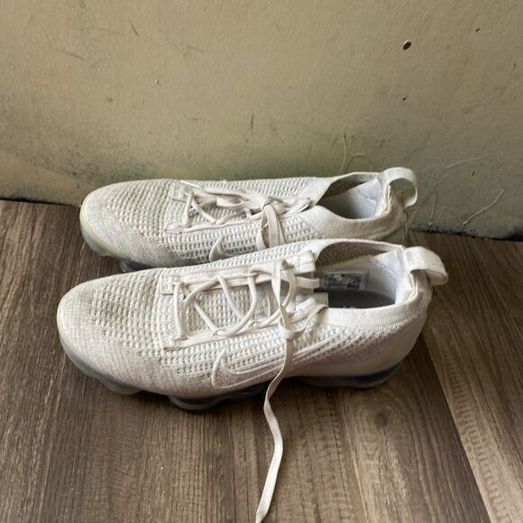 Nike Air VaporMax 2021 Flyknit Womens Size 9.5 White Gray Running Shoes - Picture 3 of 9